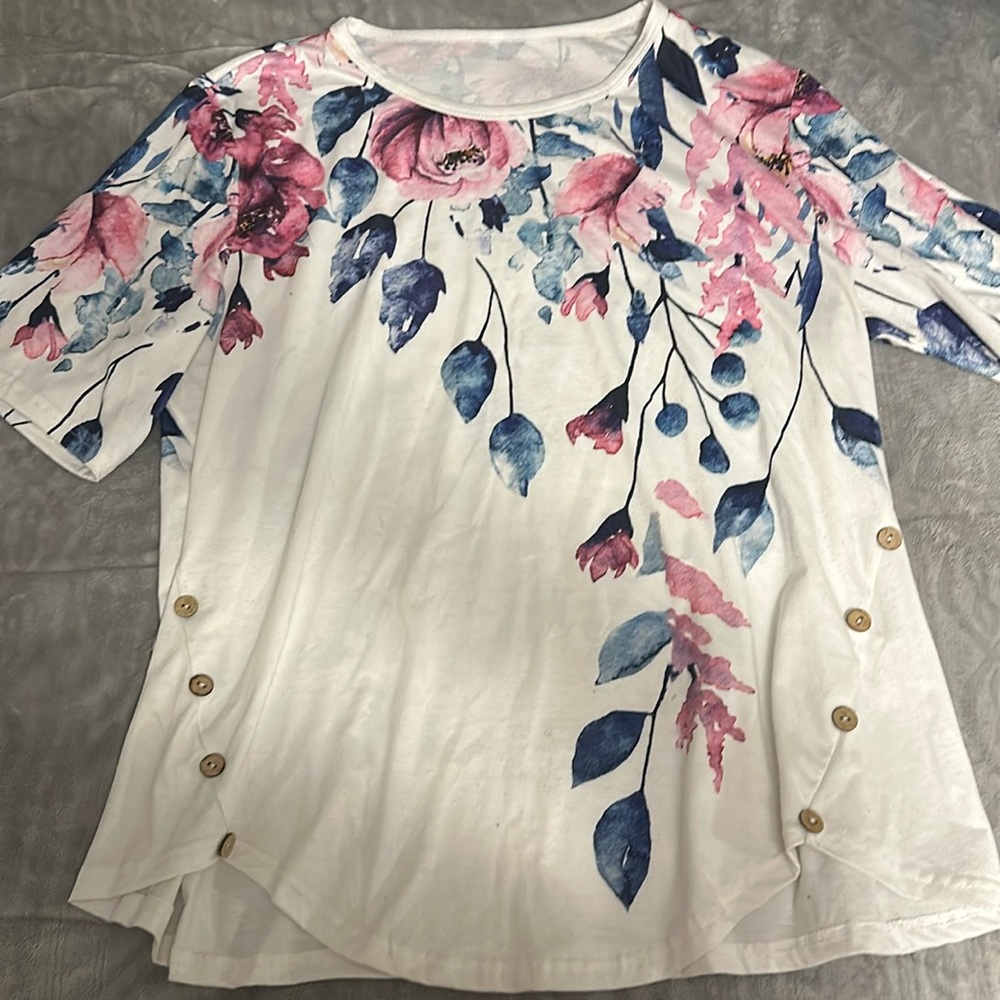 Beautiful flowered tunic